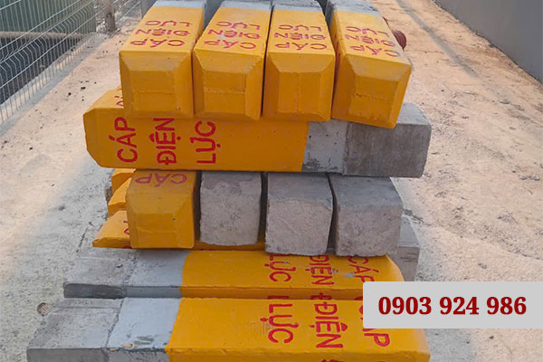 Cọc mốc bê tông cảnh báo cáp ngầm không chân đế