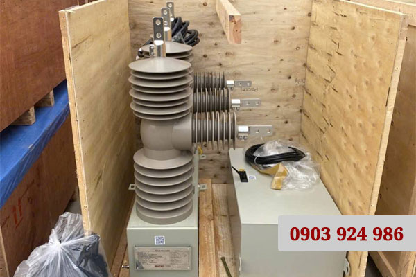Giá Recloser Entec 3Pha 24kV 630A 12.5kA/3s Korea 2021